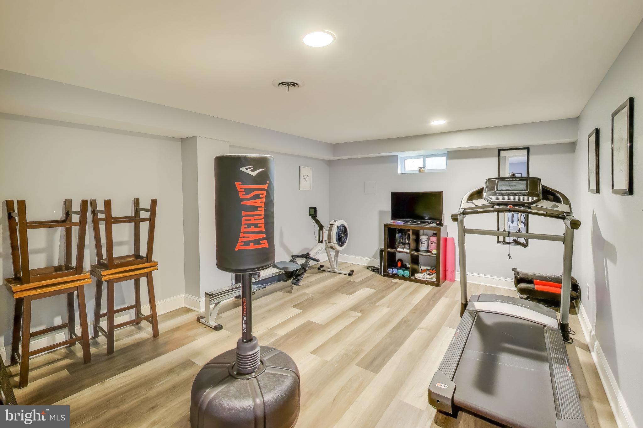 OAKLAND TERRACE - Residential