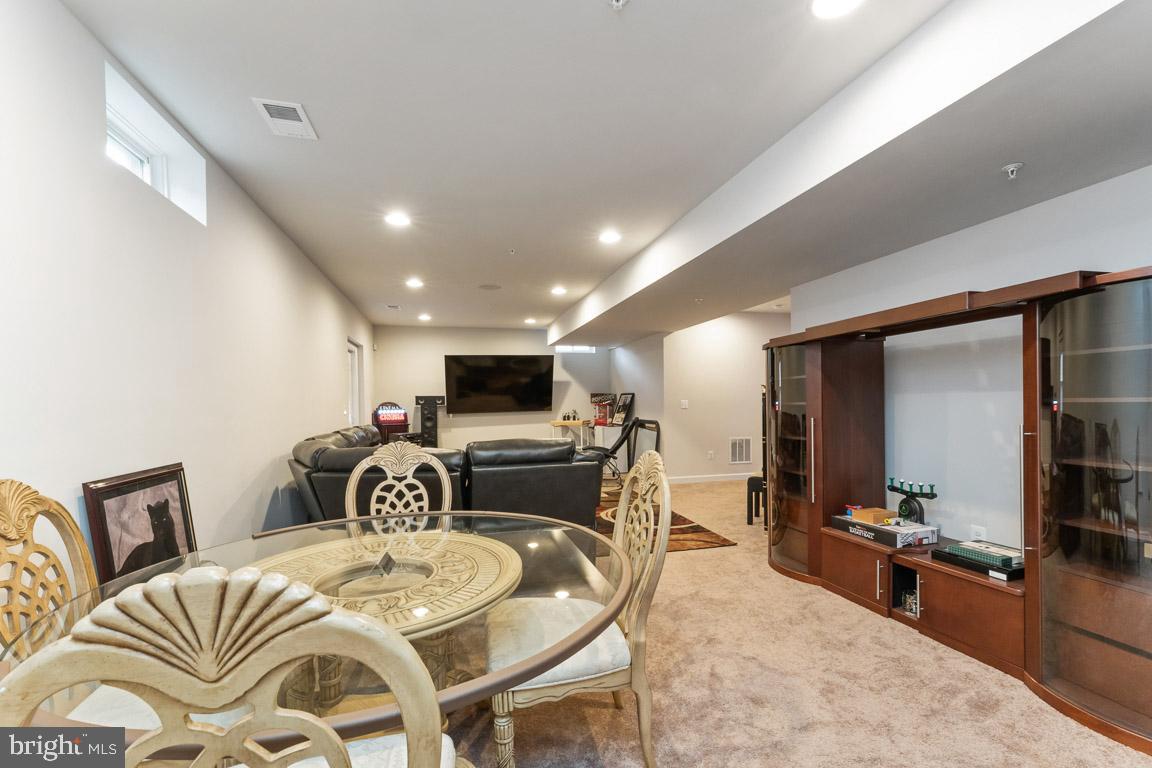 THE VINEYARDS - Residential