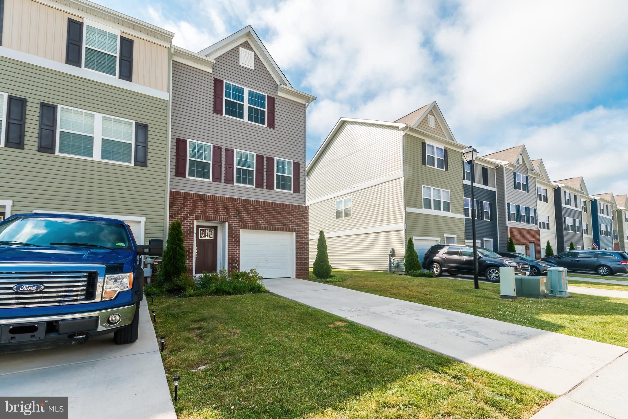 BERKELEY RIDGE - Residential