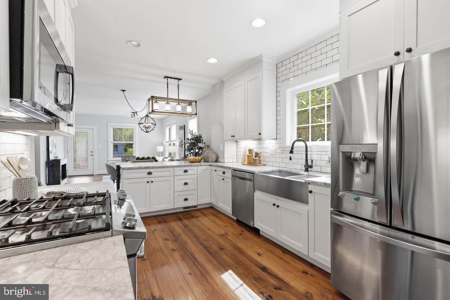 5633 5TH STREET N
