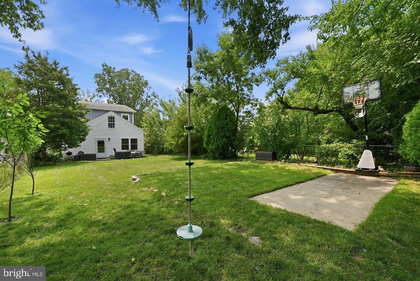 5633 5TH STREET N