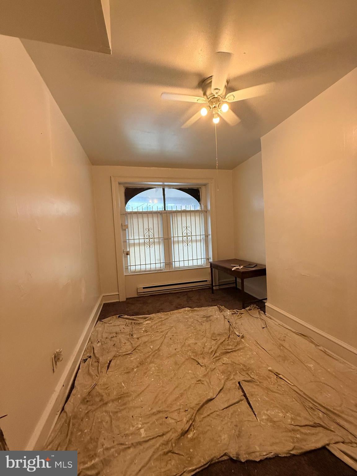 1332 W HUNTING PARK AVENUE