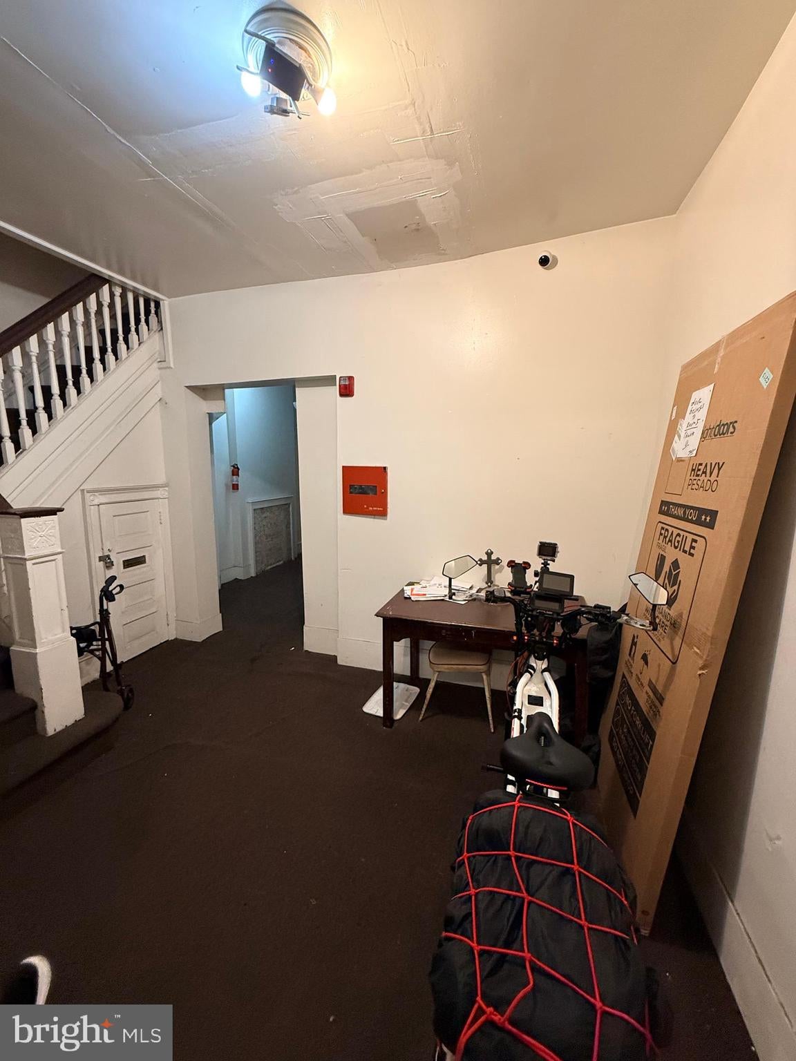 1332 W HUNTING PARK AVENUE