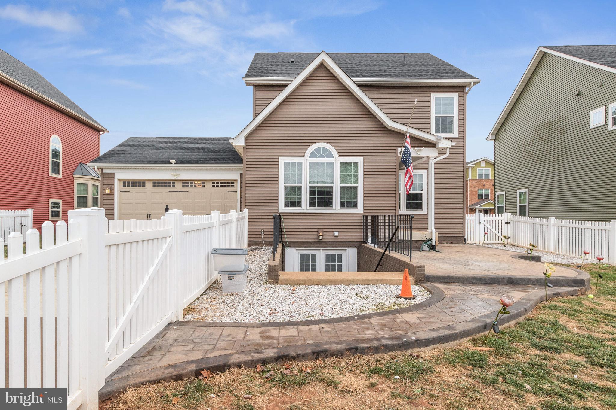 MINTBROOK - Residential Lease