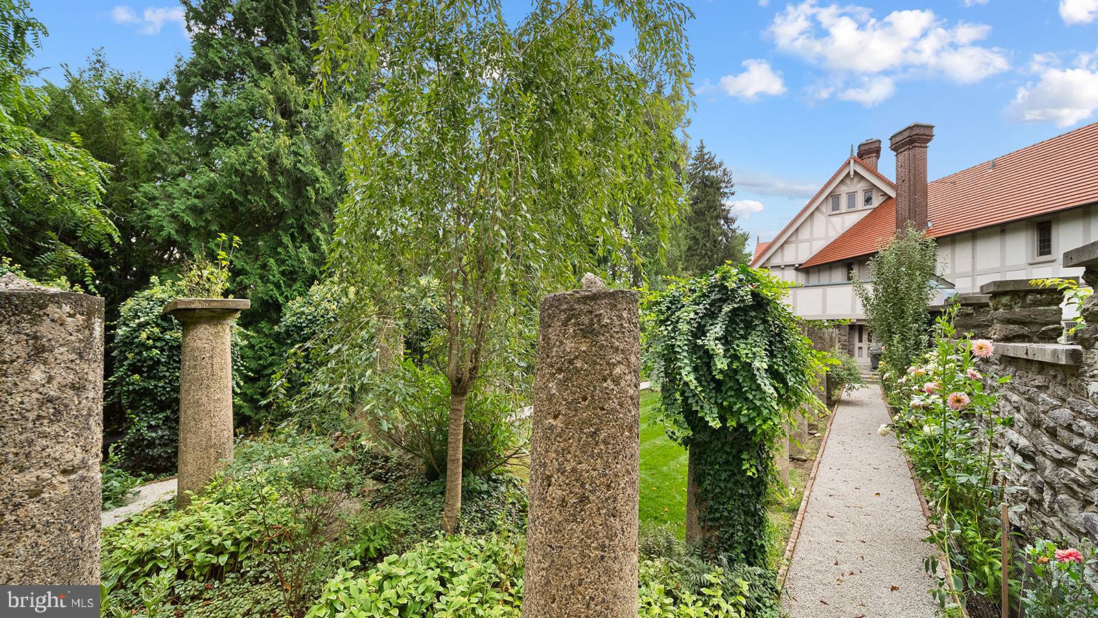 MEADOWBROOK - Residential