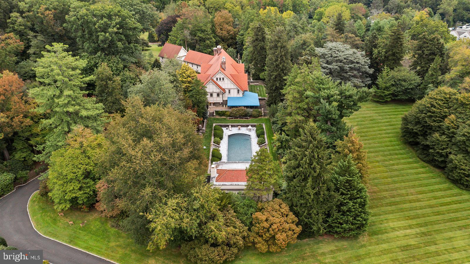 MEADOWBROOK - Residential