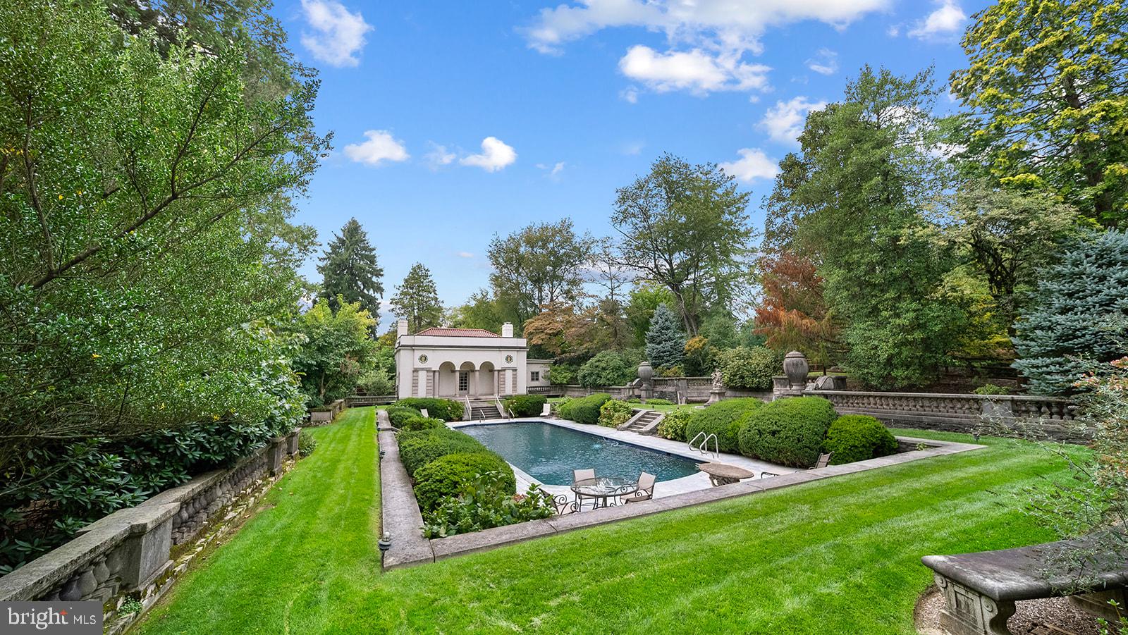 MEADOWBROOK - Residential