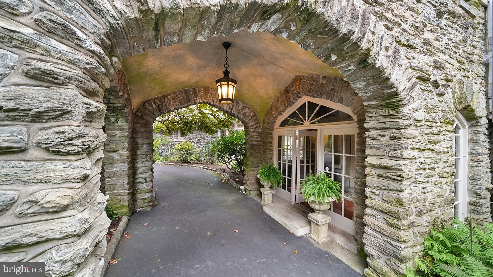 MEADOWBROOK - Residential