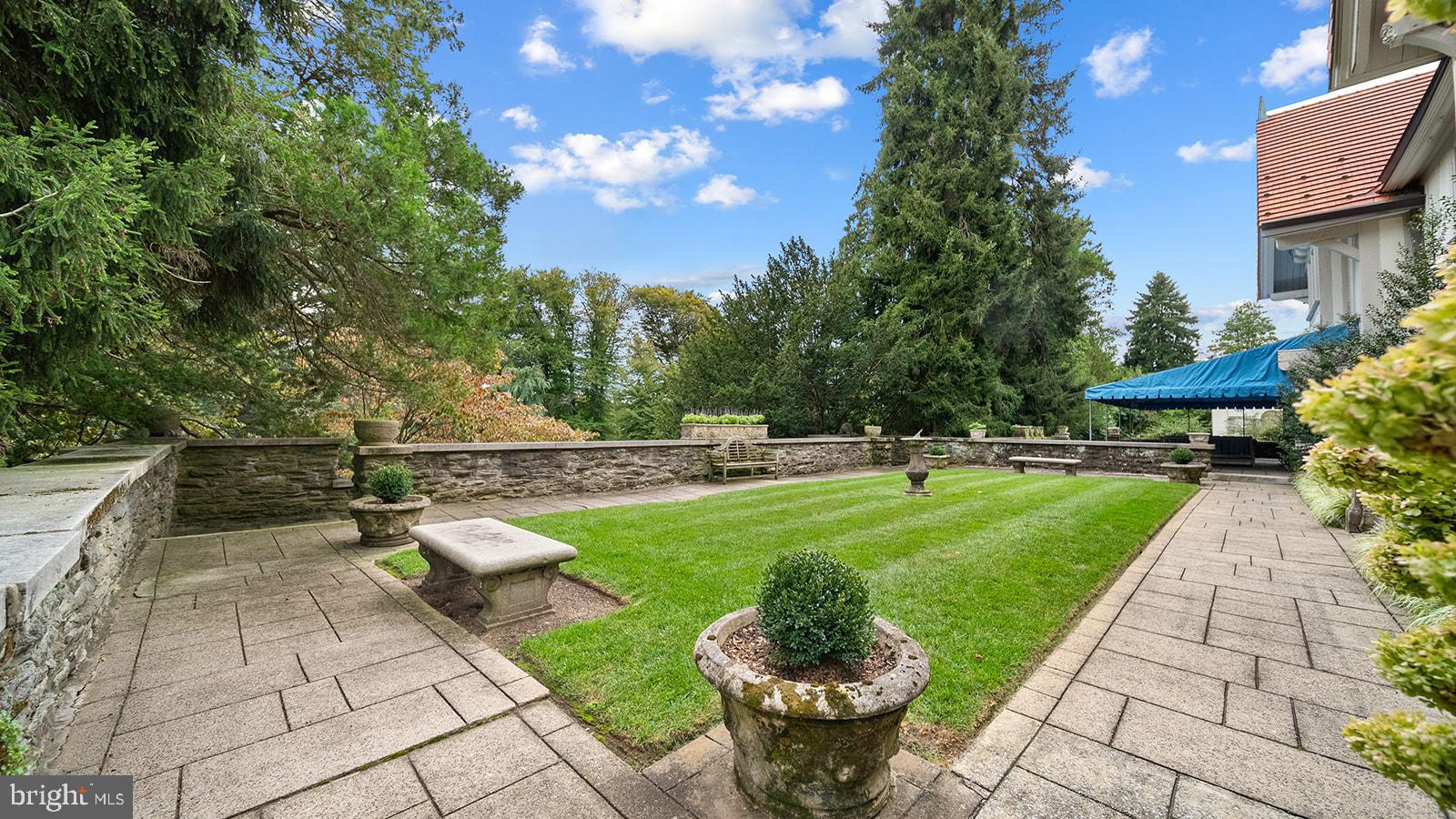 MEADOWBROOK - Residential