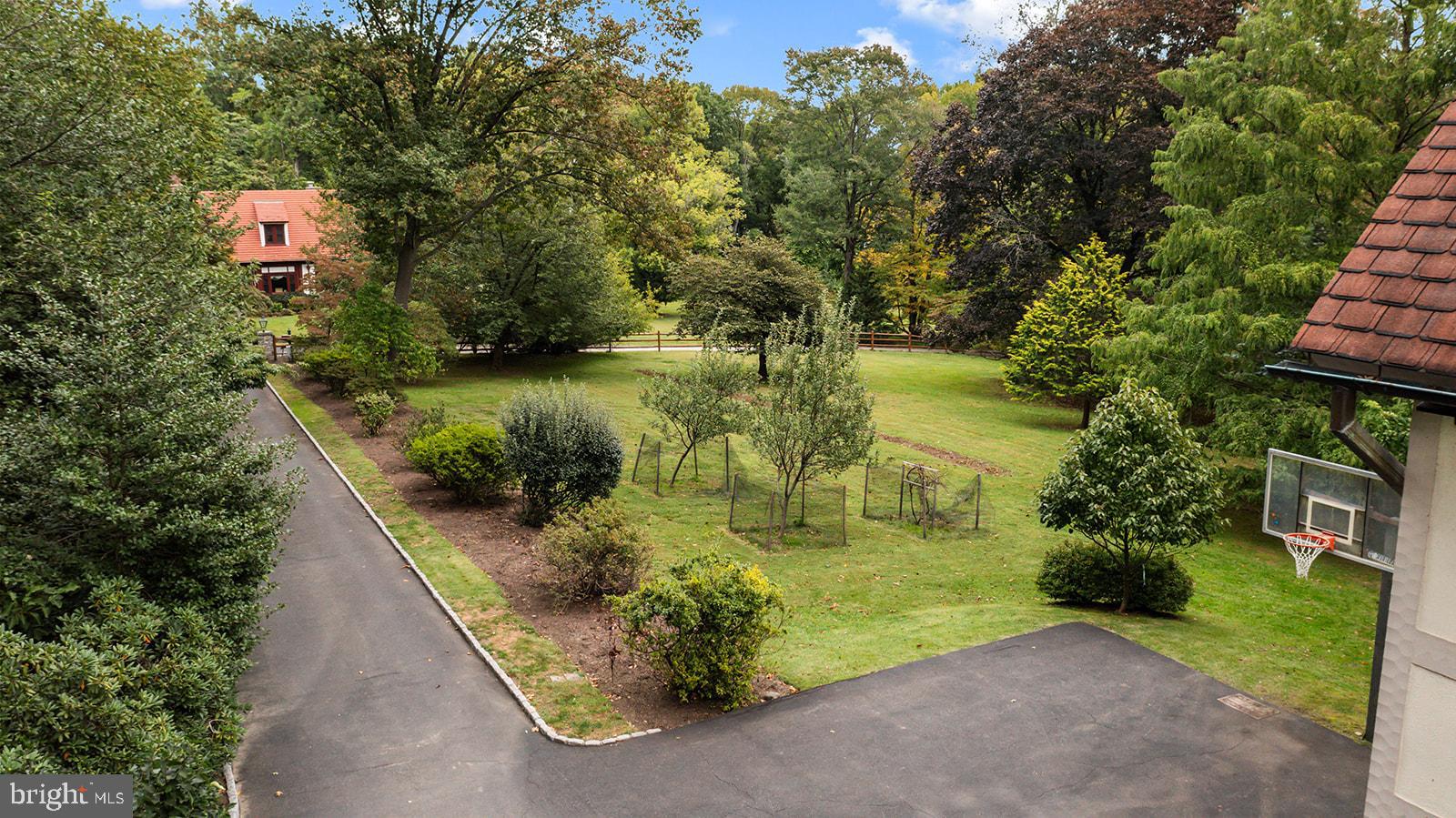 MEADOWBROOK - Residential