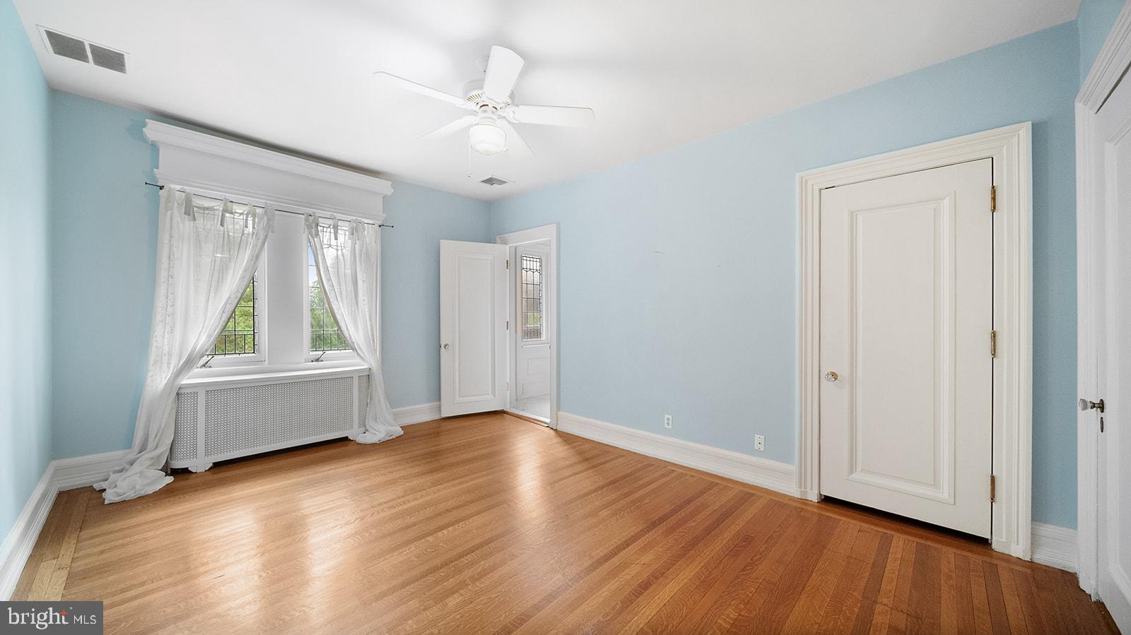 MEADOWBROOK - Residential
