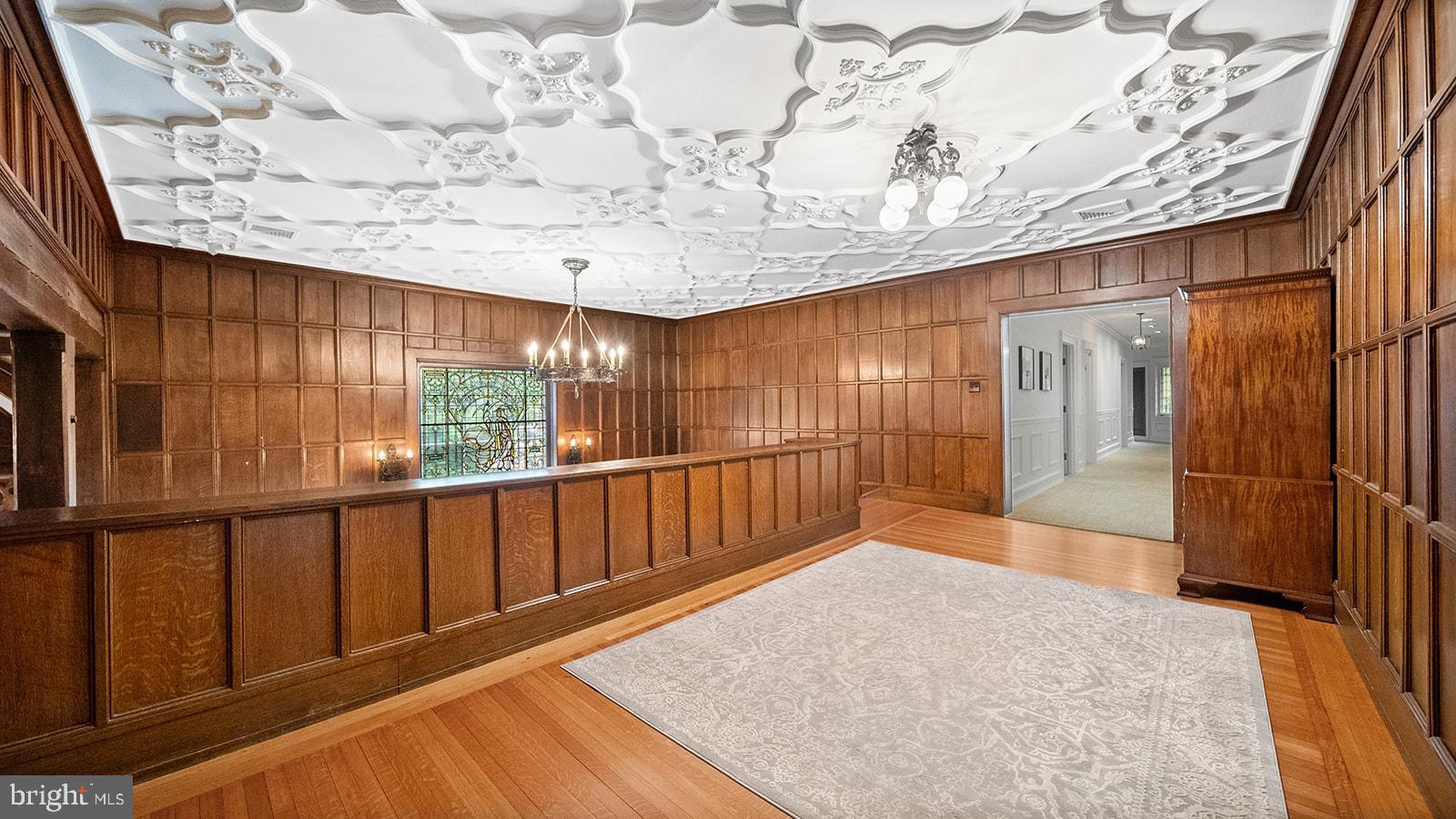 MEADOWBROOK - Residential