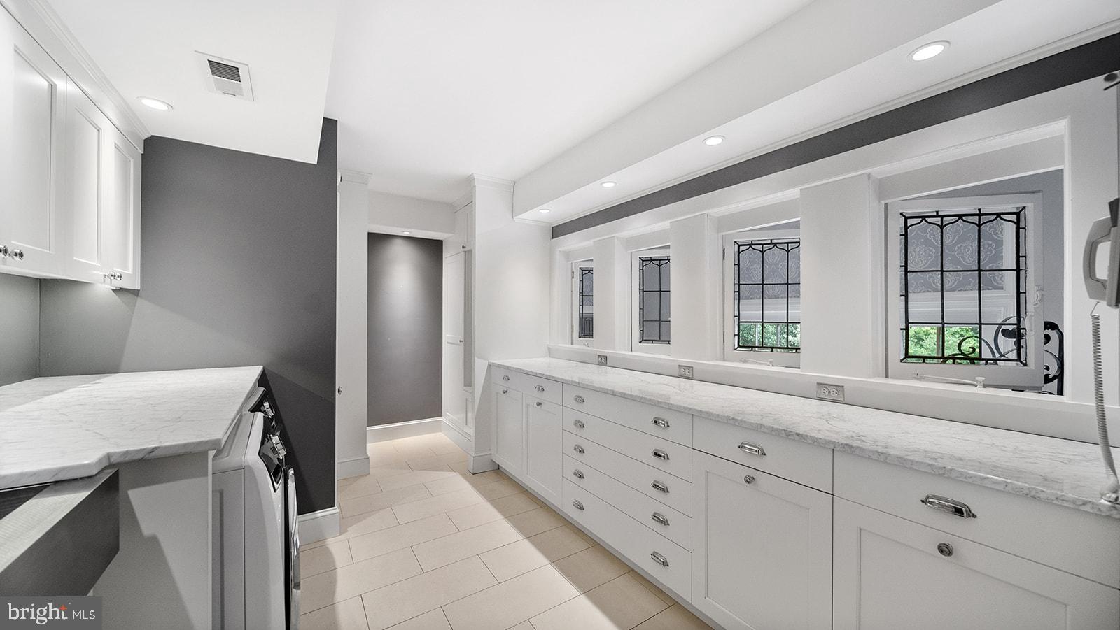 MEADOWBROOK - Residential