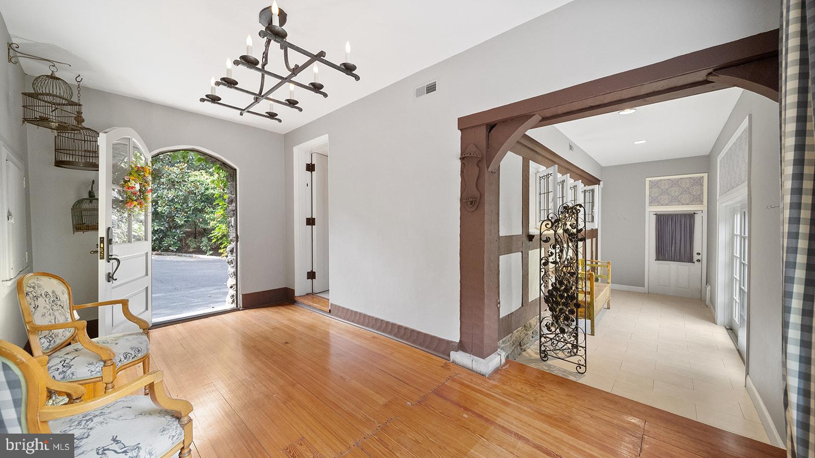 MEADOWBROOK - Residential