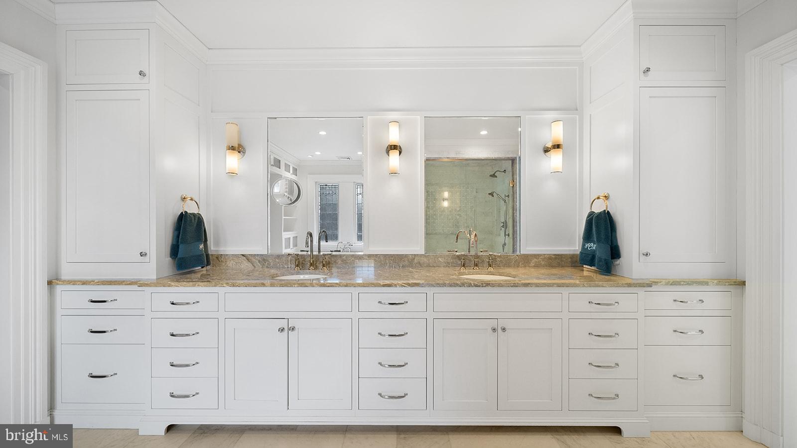 MEADOWBROOK - Residential