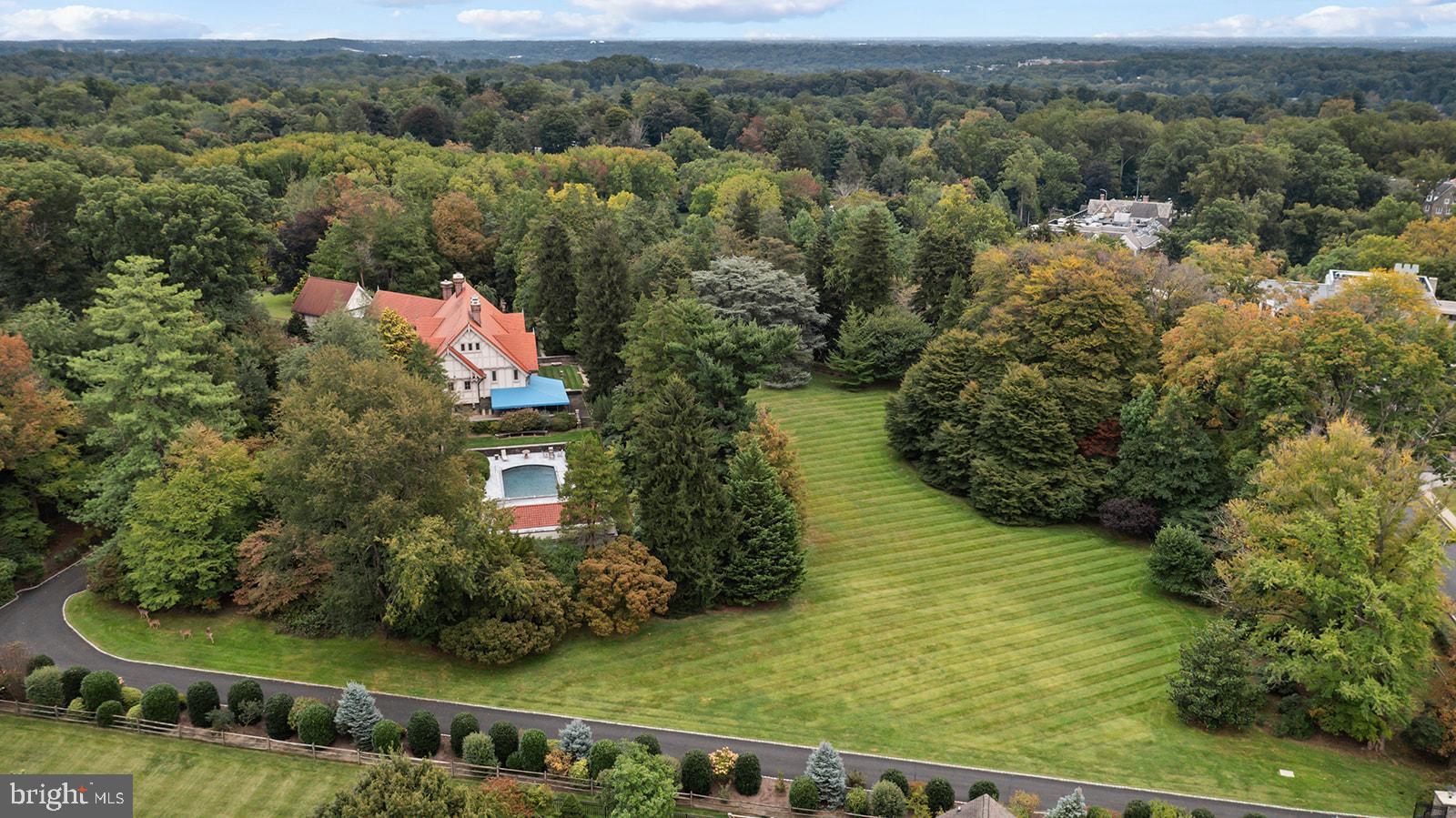 MEADOWBROOK - Residential