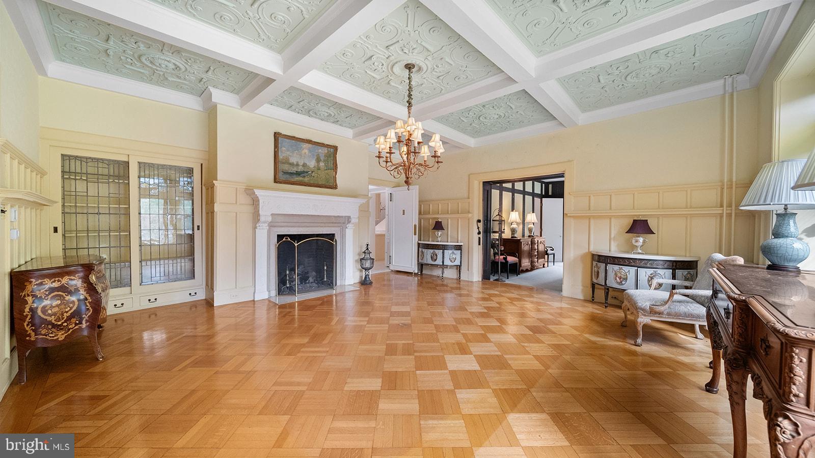 MEADOWBROOK - Residential