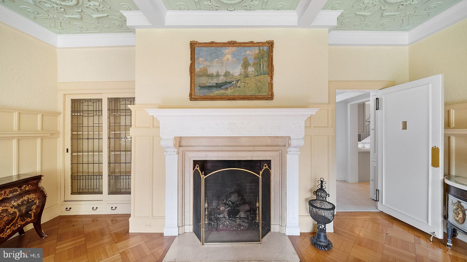 MEADOWBROOK - Residential