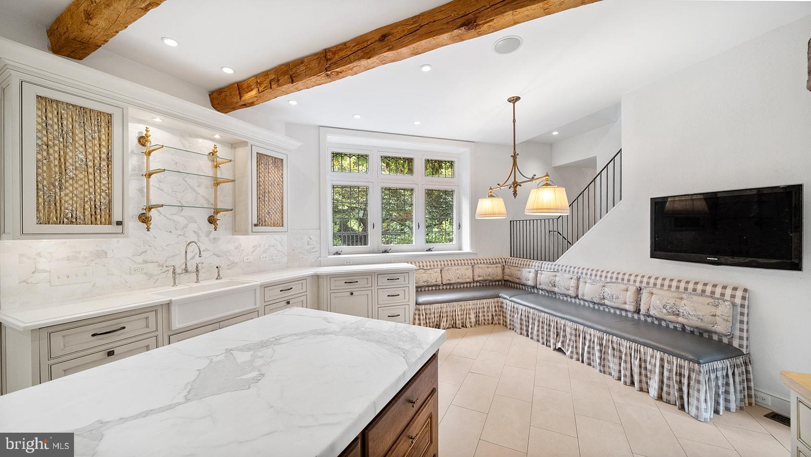 MEADOWBROOK - Residential