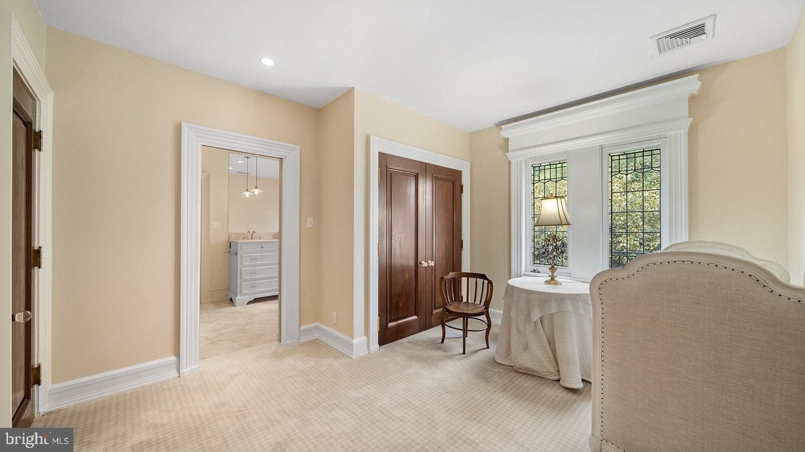 MEADOWBROOK - Residential