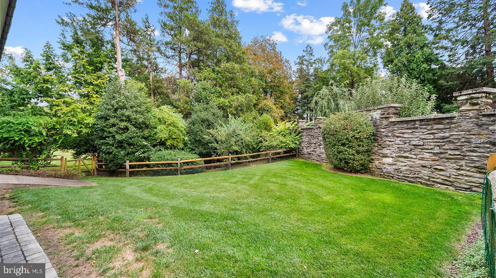 MEADOWBROOK - Residential