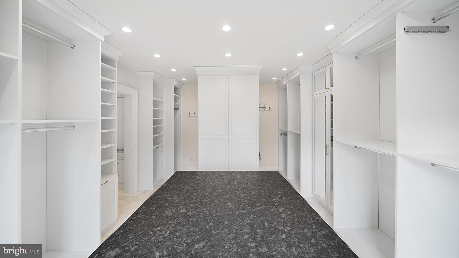 MEADOWBROOK - Residential