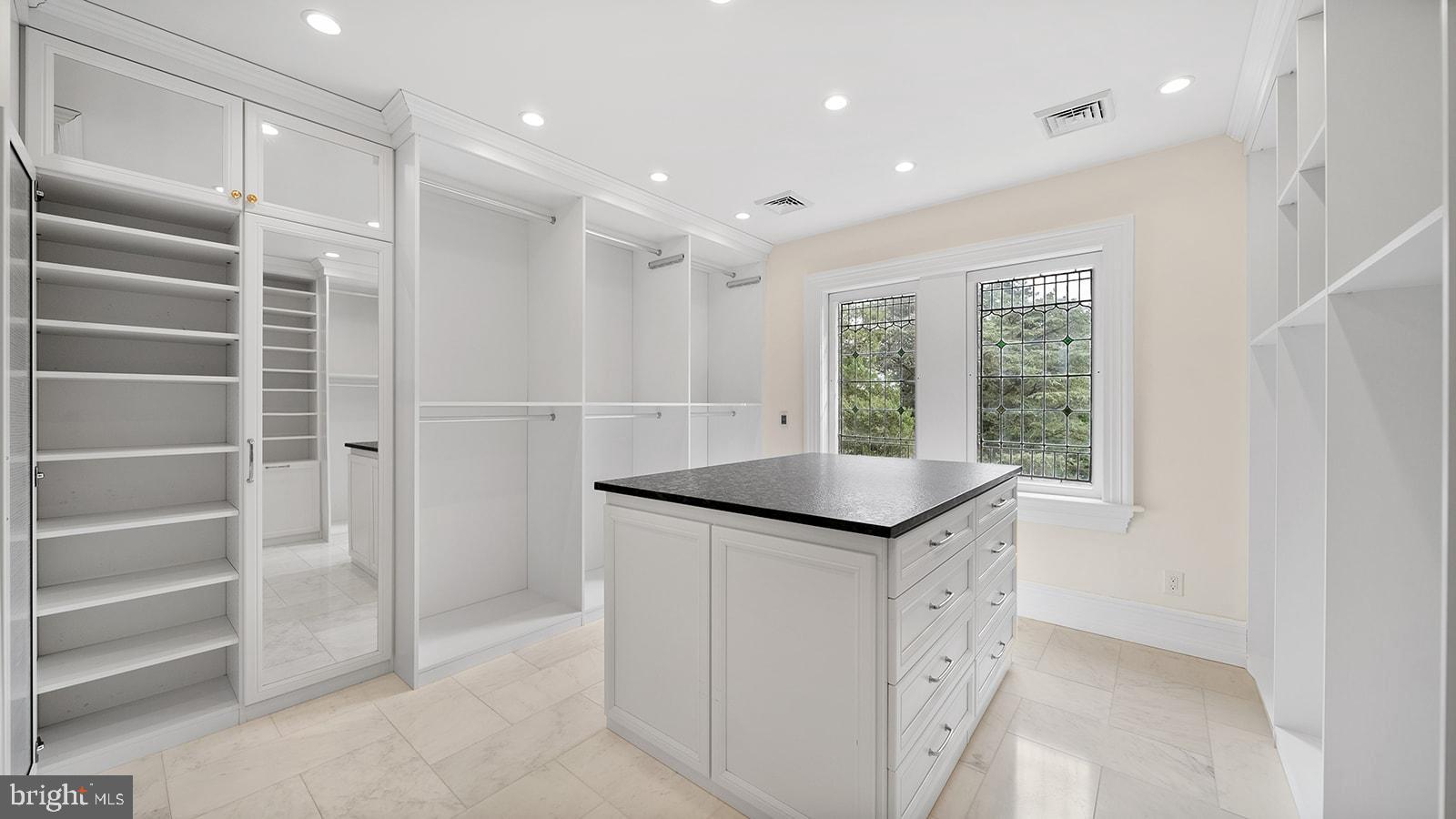 MEADOWBROOK - Residential