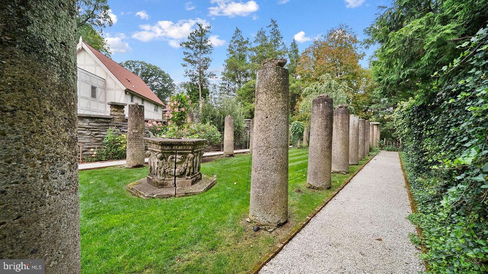 MEADOWBROOK - Residential