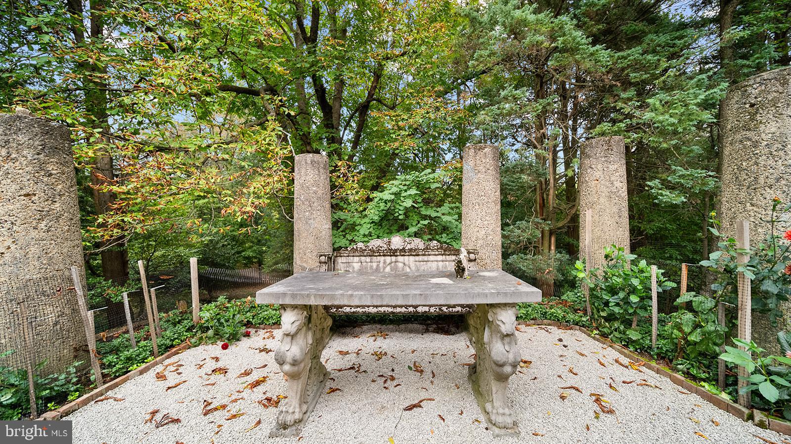 MEADOWBROOK - Residential