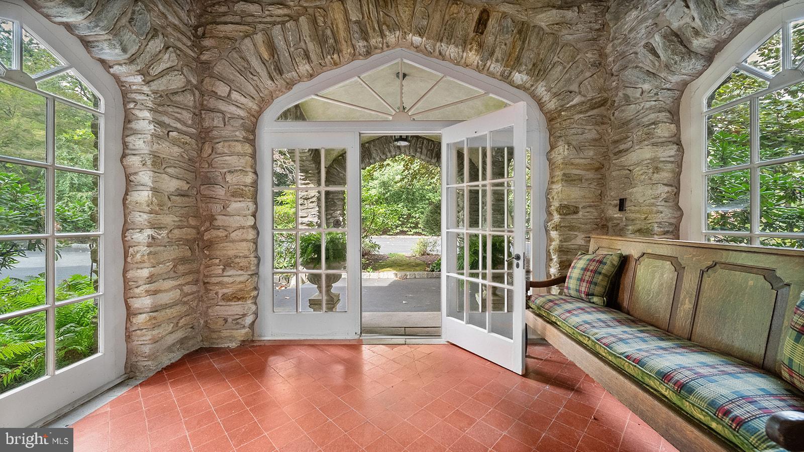 1717 WOODLAND ROAD