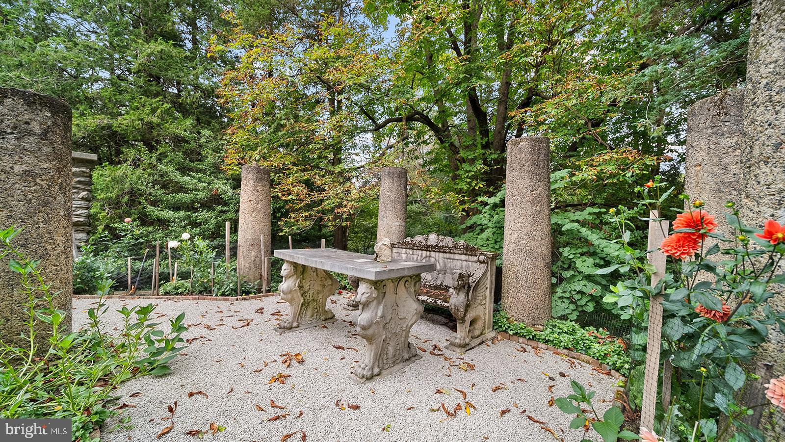 MEADOWBROOK - Residential