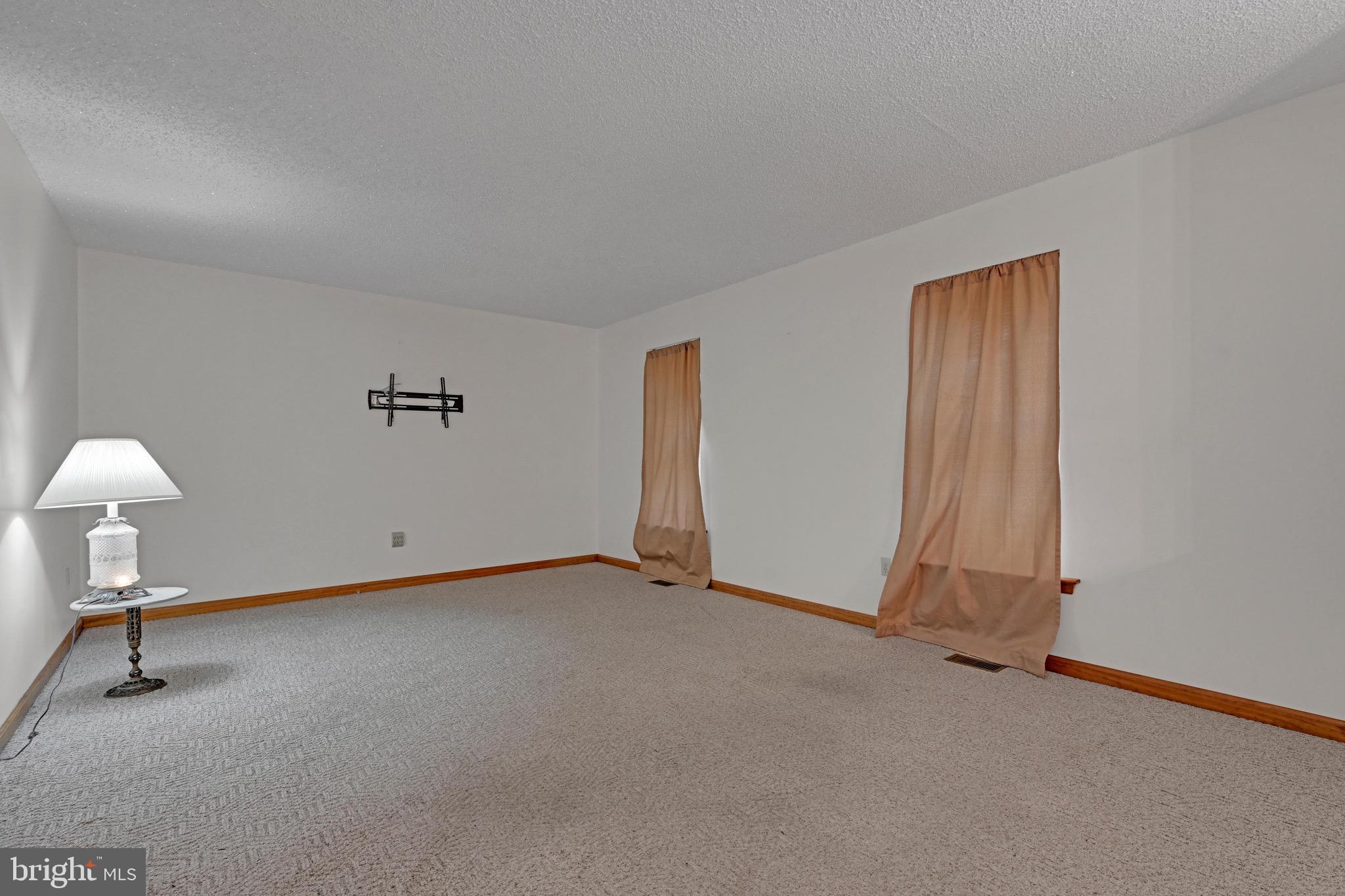 SUMMIT STATION - Residential