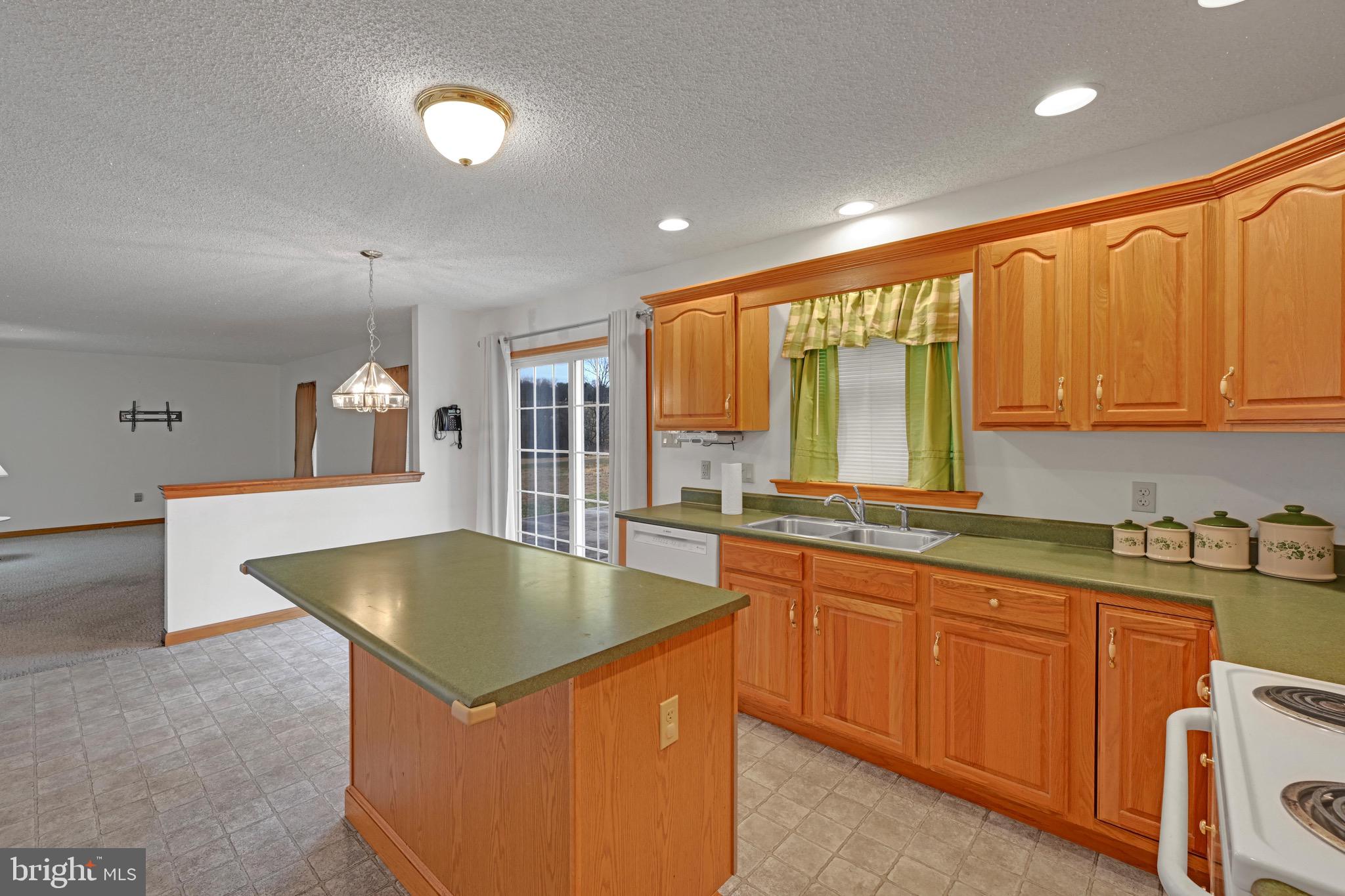 SUMMIT STATION - Residential