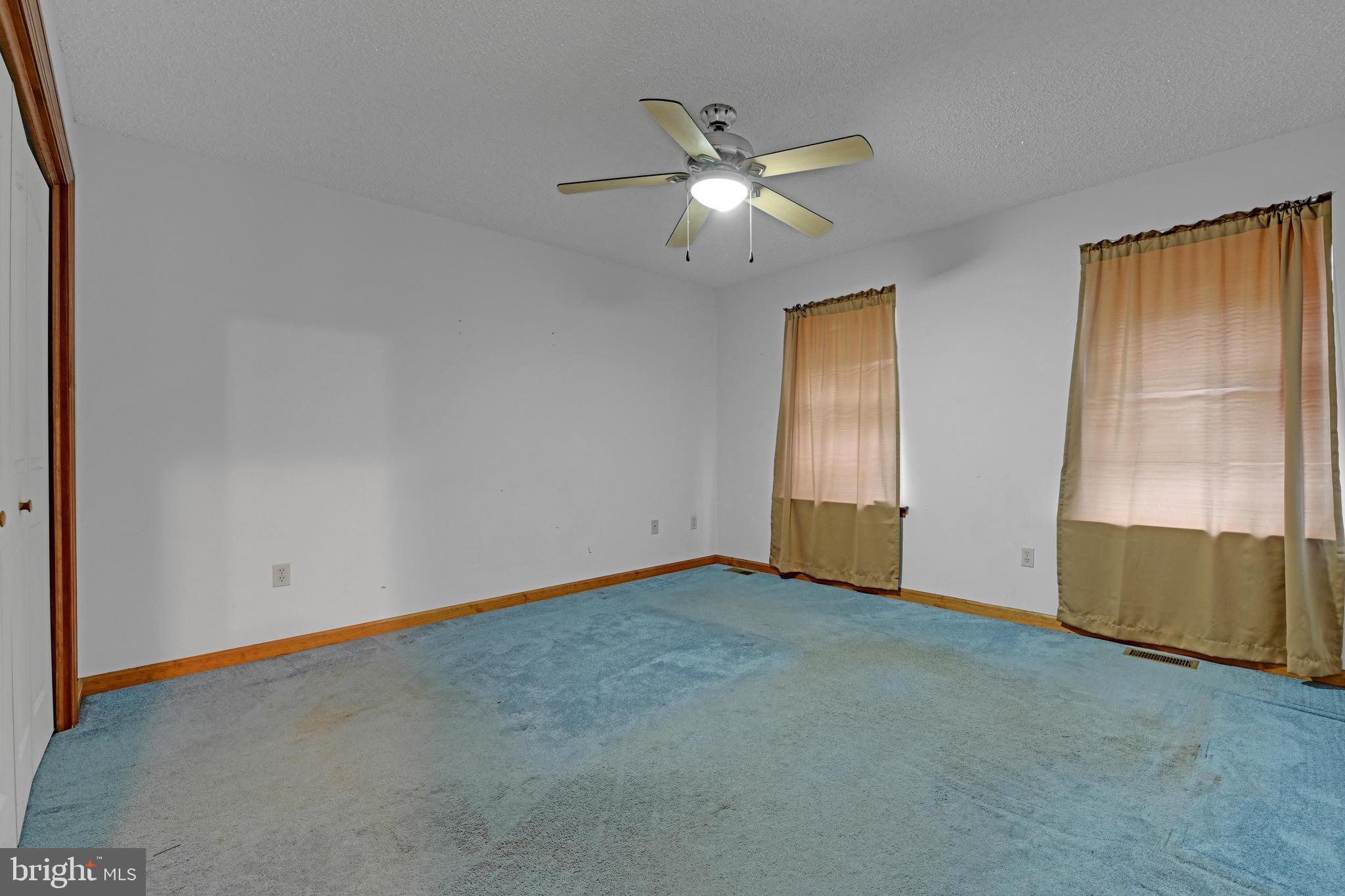 SUMMIT STATION - Residential