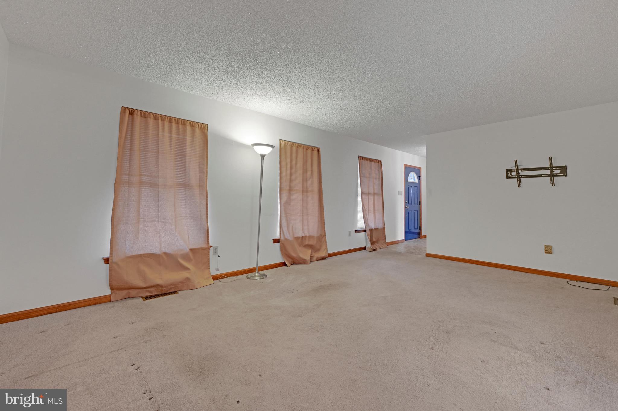 SUMMIT STATION - Residential