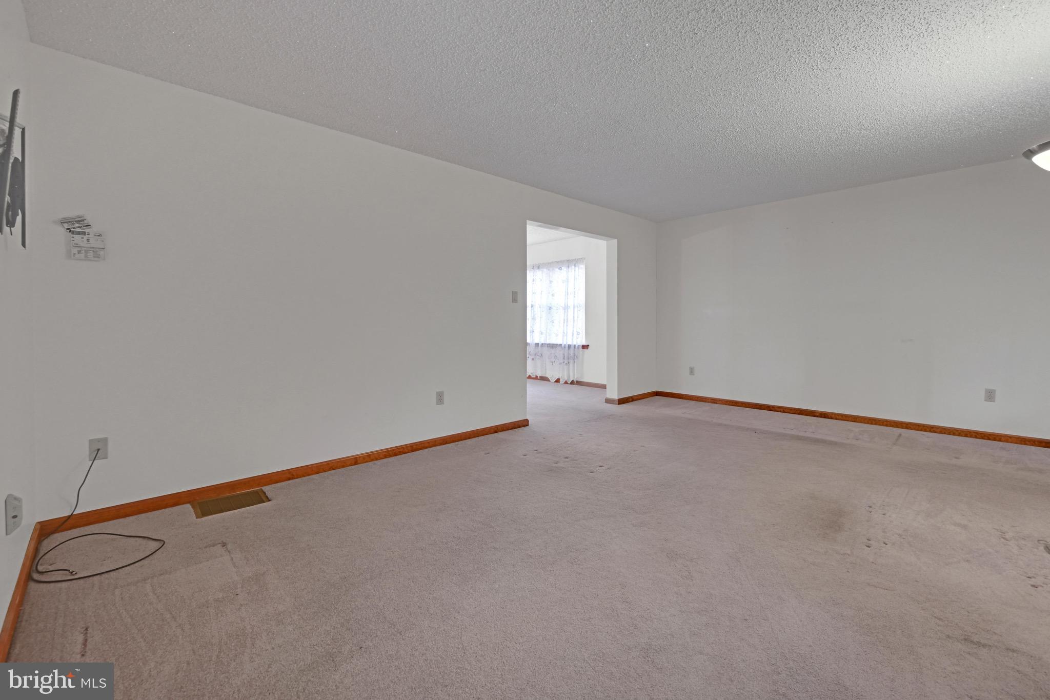 SUMMIT STATION - Residential