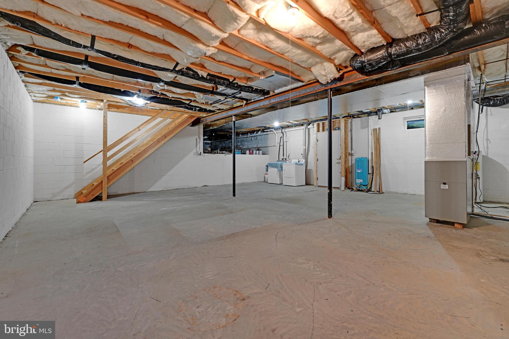 SUMMIT STATION - Residential