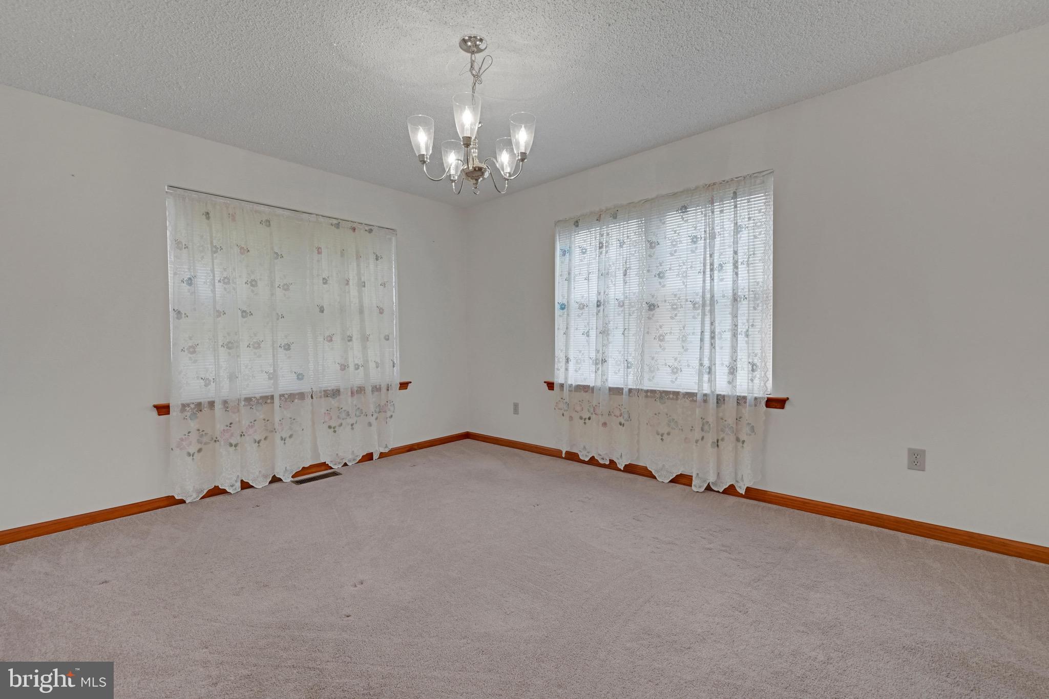 SUMMIT STATION - Residential