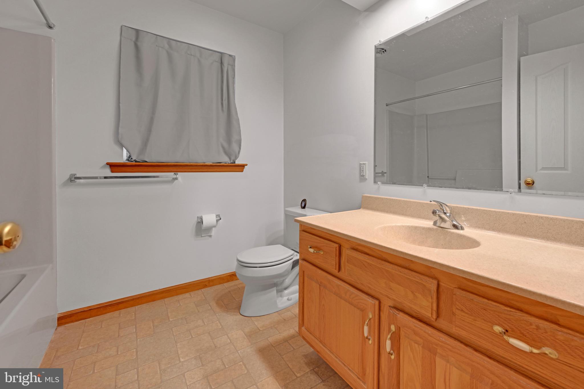 SUMMIT STATION - Residential