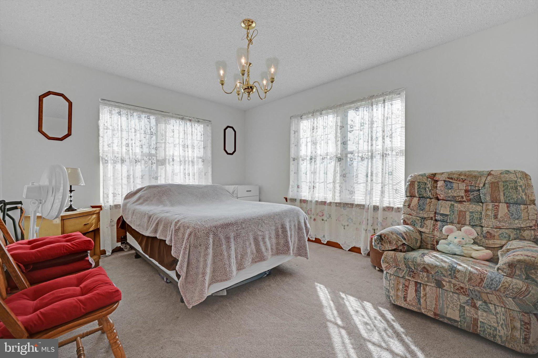 SUMMIT STATION - Residential