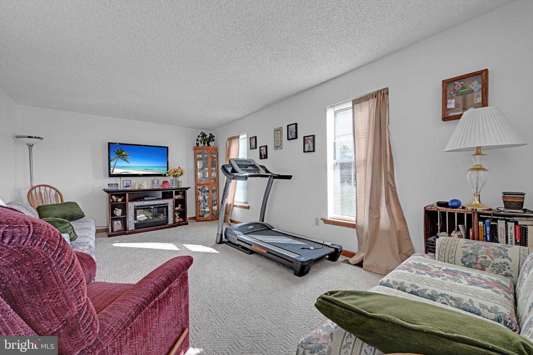 SUMMIT STATION - Residential