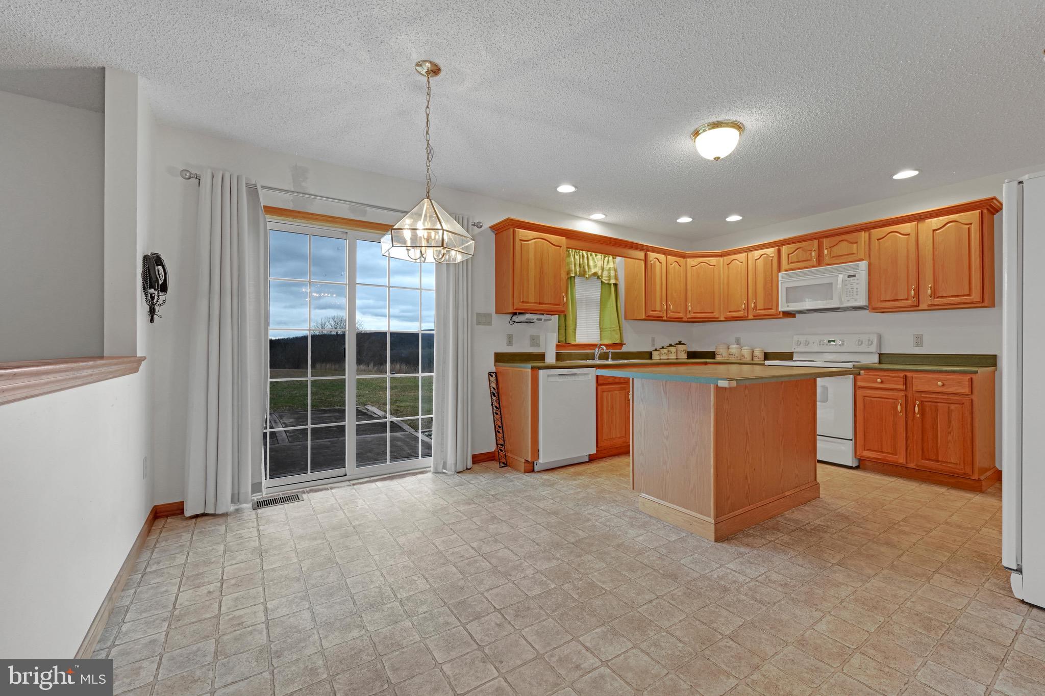 SUMMIT STATION - Residential