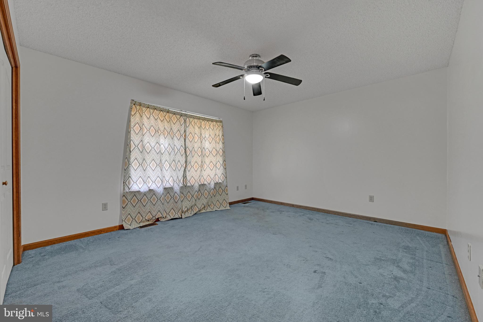 SUMMIT STATION - Residential