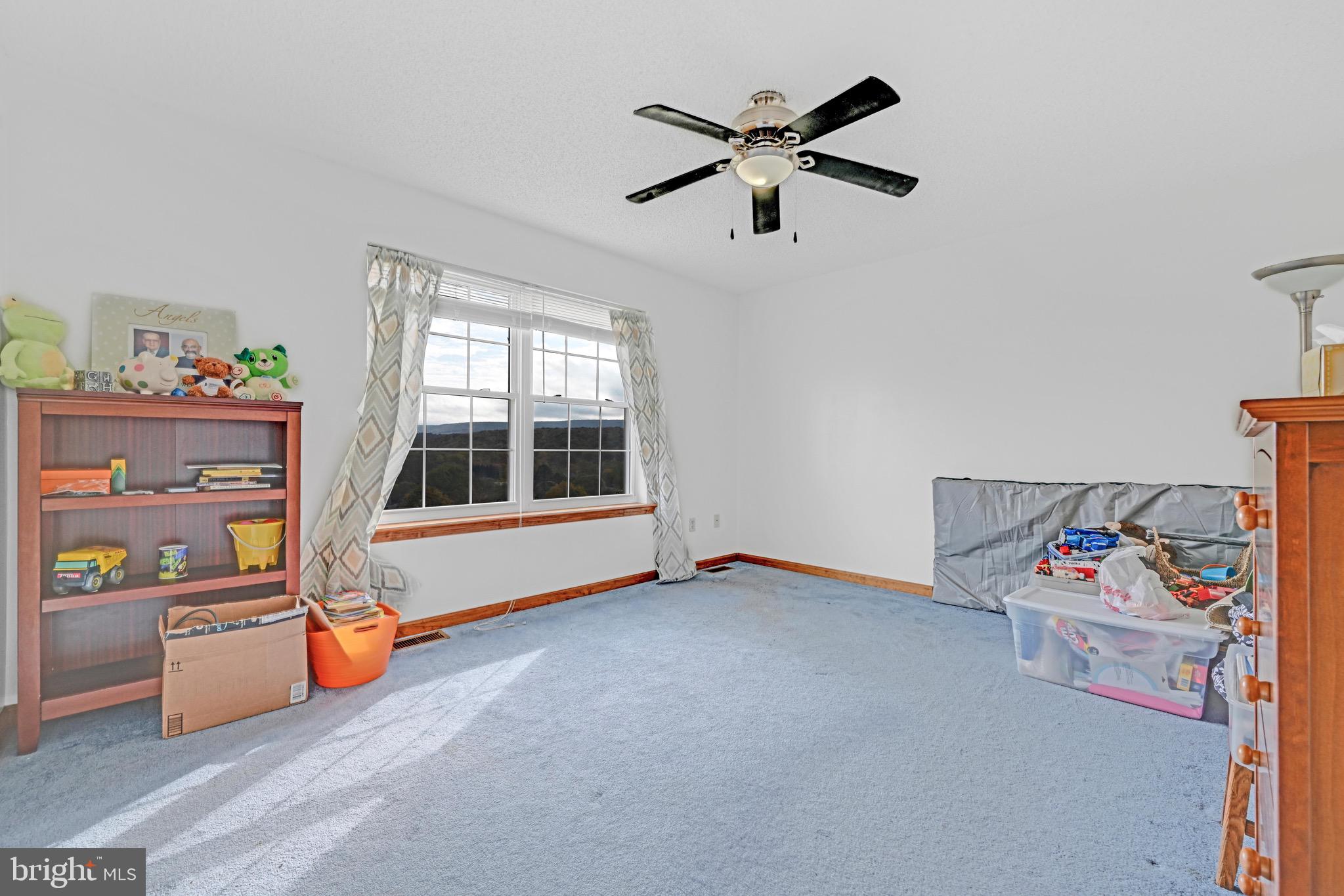 SUMMIT STATION - Residential