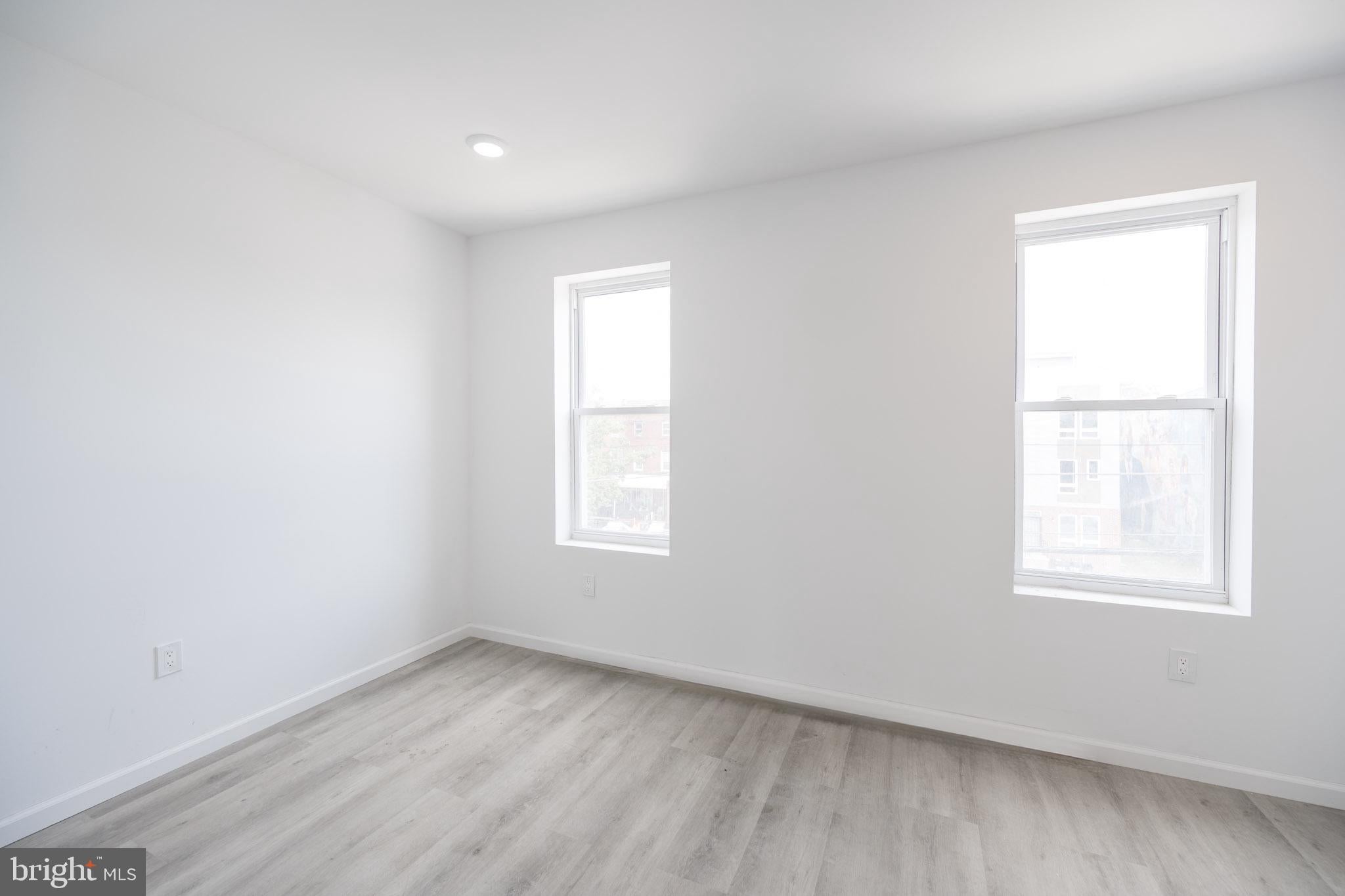948 BELMONT AVENUE UNIT 3