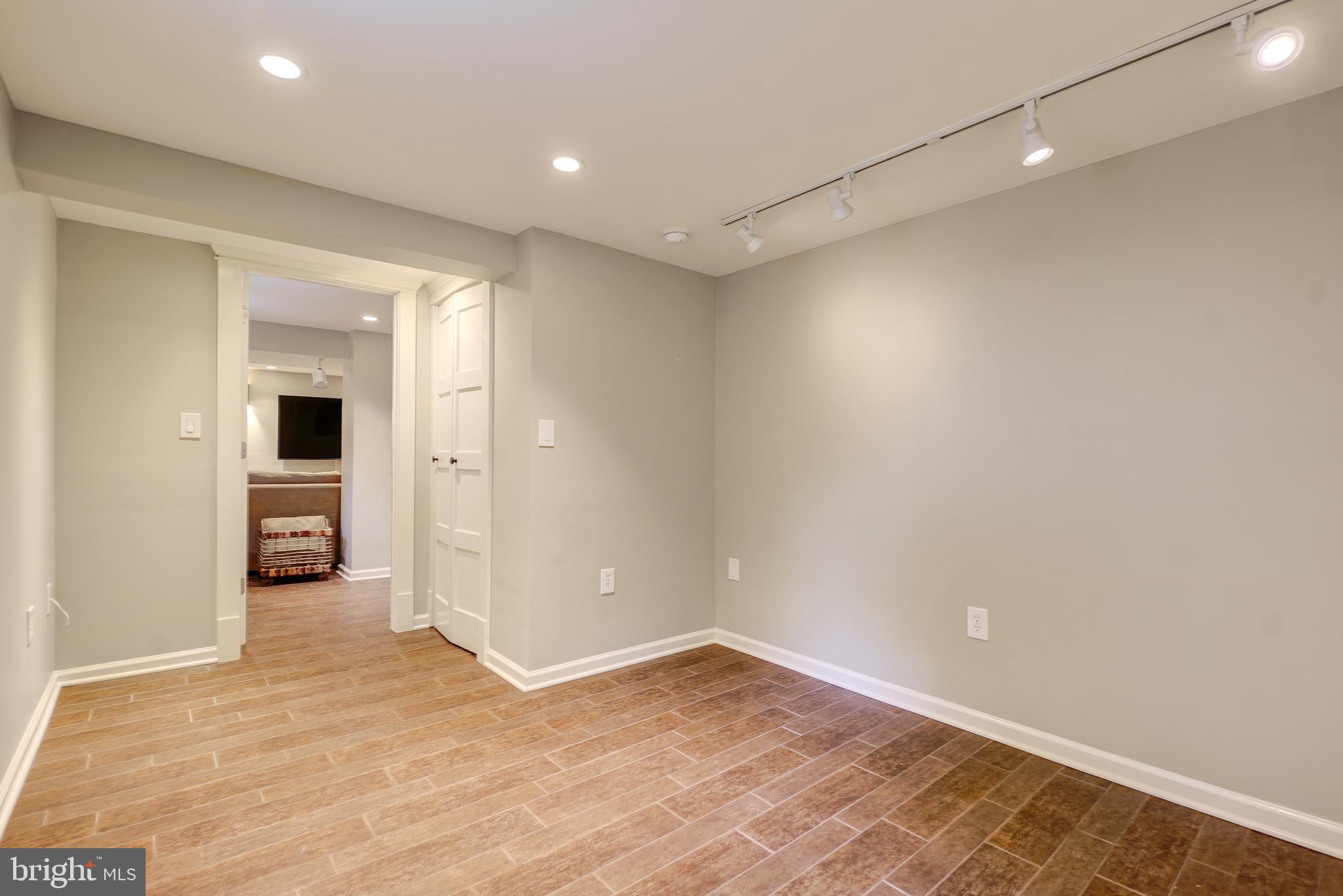 TAKOMA PARK - Residential