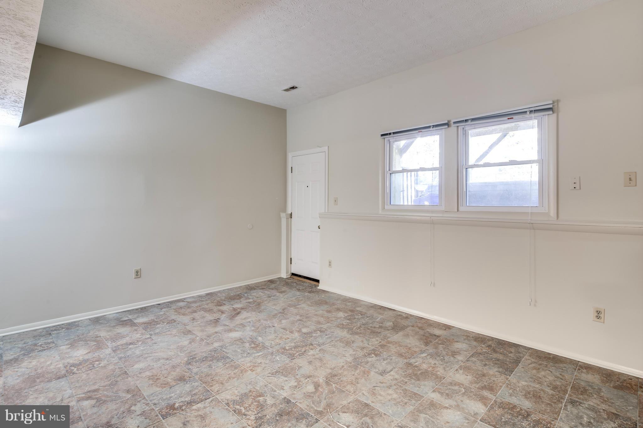 CEDAR WOODS - Residential Lease