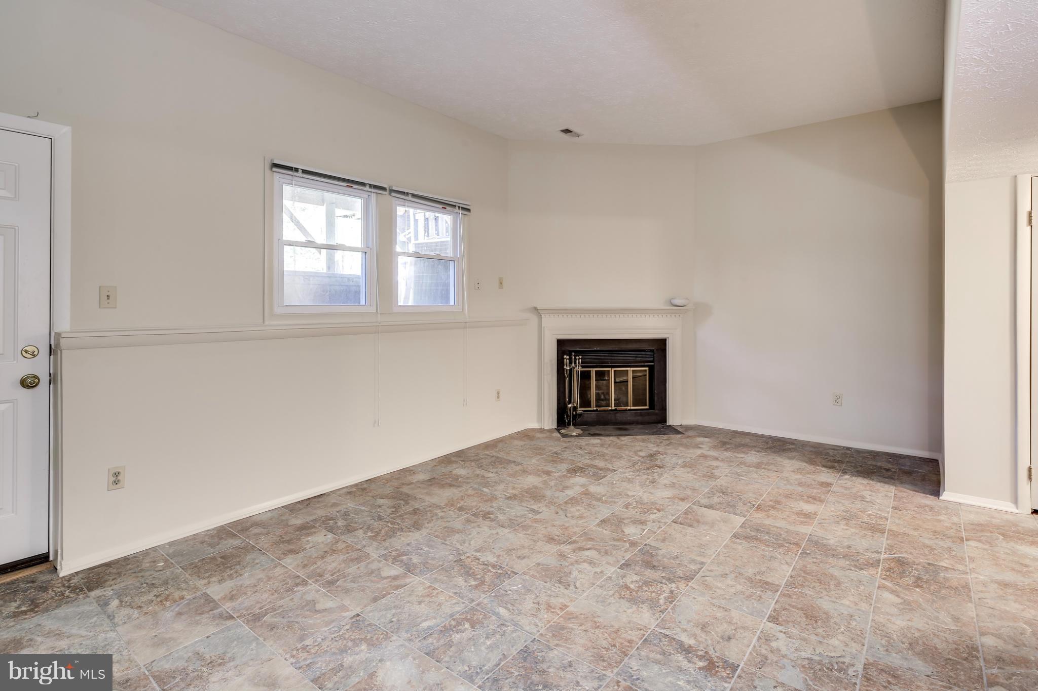 CEDAR WOODS - Residential Lease