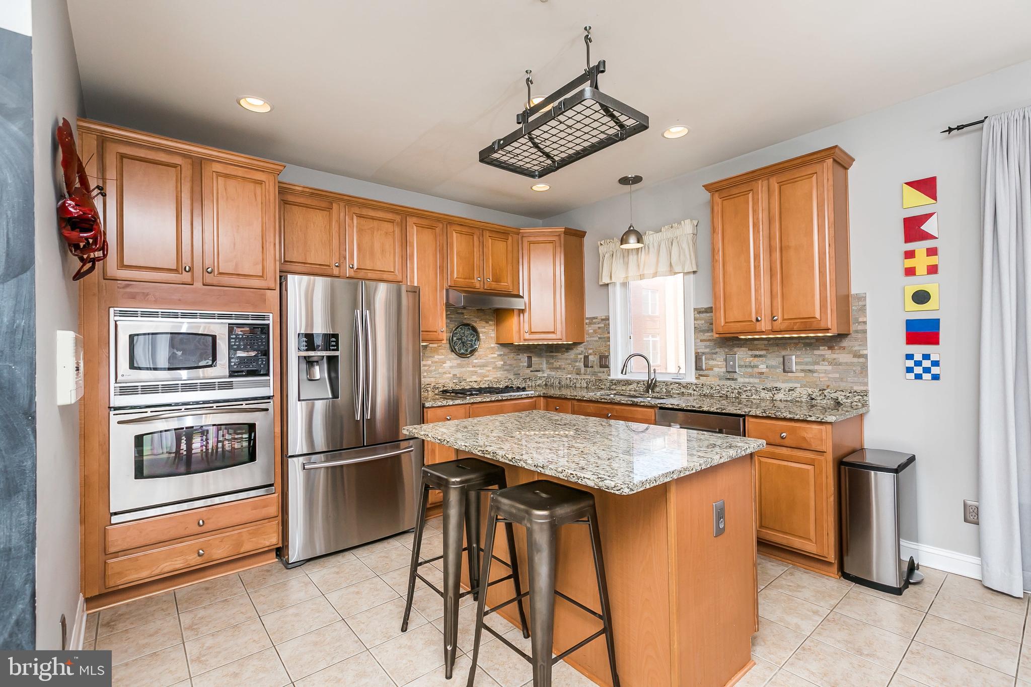 LOCUST POINT - Residential