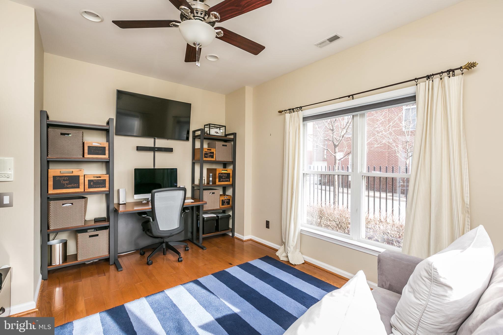 LOCUST POINT - Residential